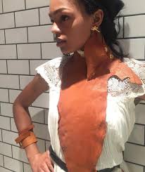 Time to unwind and party! Seasons greetings! Have a great night 🥂 . . .  #JElsternyc #happyholidays #festivities #bestaccessories #pretty #love #nyc  #holiday