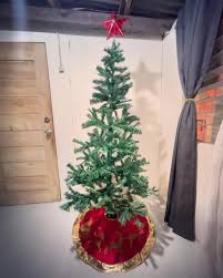 Decorating a Christmas room with my mom