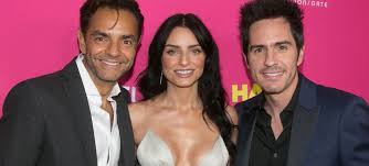 2,169,290 likes · 2,155 talking about this. Mauricio Ochmann Y Victoria Ruffo Se Besan Actualidad Los40 Mexico