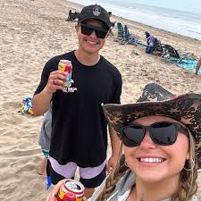 Jake Jeter's Instagram, Twitter & Facebook