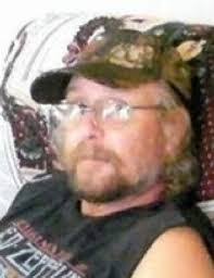 Kelly Raper's Instagram, Twitter & Facebook