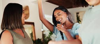 Women Who Rock: Iconic Female Artists to Sing on Karaoke - News | KaraFun