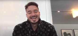 Balvin was born in medellín, colombia. Warum J Balvin Lieber Musiker Statt Chirurg Wurde Radio Energy