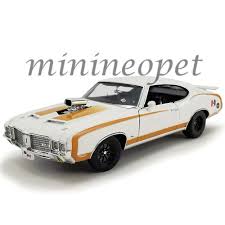 ACME A1805620 1972 OLDSMOBILE 442 HURST DRAG OUTLAW 118 DIECAST CAR WHITE  GOLD | eBay