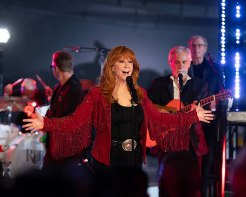 Reba McEntire - Reba McEntire added a new photo.
