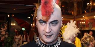 Shrek i fiona nie czują się dobrze w roli pary królewskiej, więc ogr wyrusza na poszukiwanie innego następcy tronu. Personalentscheidung In Der Csu Es Ist Ein Punker Taz De