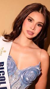 Make the world, BELLEive! 🌎💙✨, styling @dommoreno_ #DomStyledMe, makeup  @japethmike_purog , hair @yutooa , gown @dham_ner , earrings  @christophermunar , video @geoocahoy @prisma.mirrorstudios ...