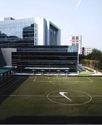 Nike is a major brand in athletic shoes and apparel. Standorte