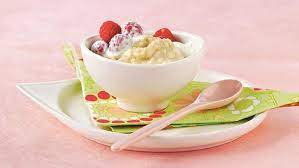 La avena es un cereal muy completo y que permite crear una gran selección de recetas, como magdalenas o bizcochos, entre otras muchas. Porridge O Farinata D Avena