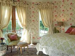 English home yatak örtüsü modelleri seçimde en dikkat edilecek nokta mobilyalar ile renk uyumudur. English Home Perde Modelleri