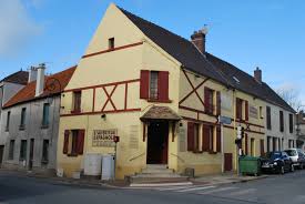 Epingle Par Le Spot Immobilier Sur Promenade A Neauphle Le Chateau 78 Maison Petites Villes Chateau