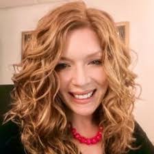 Shannon Goss's Instagram, Twitter & Facebook