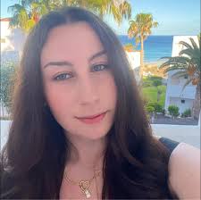 I have booked nyc with love holidays great price haven't had any issues as  of yet but I've heard so many mixed things just curious has anyone else  booked with love holidays?