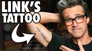 Link ha un nuovo tatuaggio : r/goodmythicalmorning