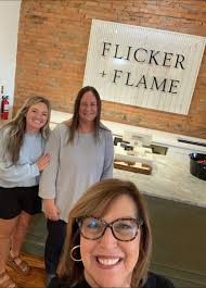 Flicker Flame Candle Co. meets customer from Chattanooga