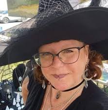 What are common mistakes in dutch pour painting and how to improve?