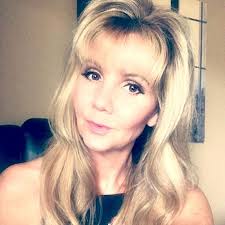 Sandy Lynn's Instagram, Twitter & Facebook