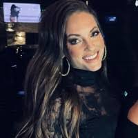 Lindsey Hebert's Instagram, Twitter & Facebook