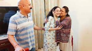 Ias topper tina dabi has started a new chapter in her personal life months after divorce from athar aamir khan. Tina Dabi Parents Biggest Pillar Of Support Says Ria Dabi After Ranking 15th In Upsc Latest News India Hindustan Times