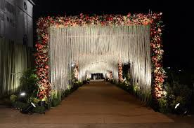 Latest Indian Decor Photos Wedmegood Wedding Entrance Decor Wedding Flower Decorations Wedding Entrance