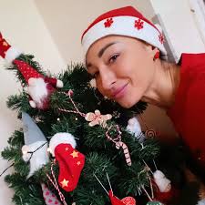 Pięknego czasu świątecznego dla każdego z Was ❤️ Niezależnie gdzie jesteś  Niezależnie z kim jesteś Stwórzmy dobry czas ❤️ Tak, jak i może być każdego  dnia;) Merry Christmas 🎄❤️ Ściskam Beata -- #życzenia #święta #goodtime