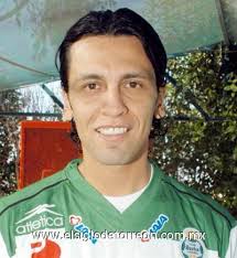 18 Joaquín Reyes Chávez Medio Número 18 28 años Procede del Veracruz Los  Guerreros del Santos, fotos en El Siglo de Durango