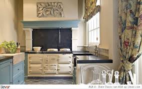 Aga cookers have a boiling and simmering plate, or in models with one hotplate this can be set to either boiling or simmering mode. Aga Aga 4 Oven Classic Aga Fornuizen Foto S Verkoopadressen Op Liever Interieur Aga Oven Aga Cooker Cozy Kitchen