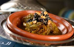 En cette période de ramadan, voici une recette novatrice de tajine qui allie les légumes de saison. Cuisine Marocaine Couscous Tajine