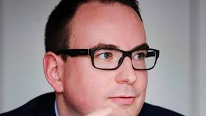 Frankfurts Grünen-Fraktionschef Manuel Stock im Gespräch