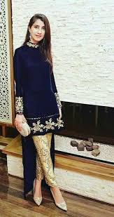 Black And Gold Party Dress Pakistani Pin By Meena Dhanani On تطريز Pakistani Dress Design Indian Fashion Pakistani Outfits
