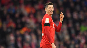 Robert lewandowski fällt mit einer knieverletzung wochenlang aus. Fc Bayern Robert Lewandowski Meldet Sich Nach Schienbein Verletzung Zu Wort Eurosport