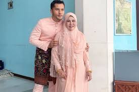 Dimana adab kamu kepada keluarga yang kamu pecah belahkan, katanya kepada mstar online. Aliff Syukri Derma Puluhan Ribu Ringgit Untuk Atasi Covid 19 Bila Bantu Kata Riyak Tak Tolong Kata Jahat Pula Hiburan Mstar