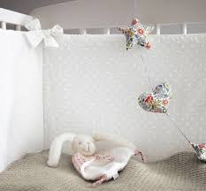 tour de lit et guirlande liberty cyrillus tour de lit bebe deco chambre enfant lit bebe