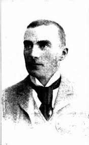 THE LONG LOST MANOR OF NEWTON IN LLANSTADWELL *** Growing up in Hazelbeach,  Llanstadwell in the 1950s we would walk down the beach down by the Ferry  House and around the