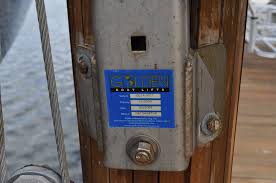 Floating dock lifts by golden boat lifts provide you with a convenient, attractive and environmentally sensitive addition to your dock area. 14 000 Golden Boat Lifts Beamless Boat Lift For Sale The Hull Truth Boating And Fishing Forum