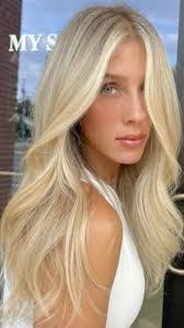 Carissa Sinclair's Instagram, Twitter & Facebook