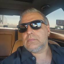 My first golf cart,I need batteries only 1 it's good they are expensive 😬