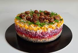 Merisor pentru că ne place foarte mult salata de ciuperci și o repet la orice masă… SalatÄ In Straturi Cu Pui Ciuperci Porumb Cartofi SfeclÄ RoÈie SalatÄ PoieniÈa Glasul Hunedoarei