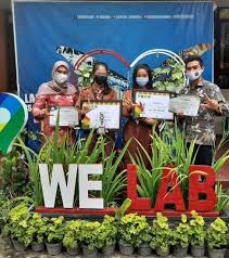 Pemerintah mengumumkan angka anak yang diculik pada rabu (2/6) waktu setempat. Siswa Smk Labor Bawa Pulang Piala Olimpiade Matematika Se Sumatera Smk Labor Pekanbaru Smk Labor Pekanbaru Terdepan Dalam Teknologi Pendidikan