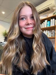 Sunkissed ☀️ Book Online 24/7 https://caitlinmaehairstylist.gettimely.com  Afterpay available in salon 💙