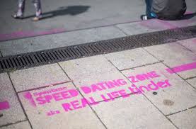 Loris karius's professional football career began in 2009 when manchester city invited the talented young goalkeeper. Von Parshippen Bis Lovebombing Wie Neue Anglizismen Unser Liebesleben Beschreiben Wissen Stuttgarter Nachrichten