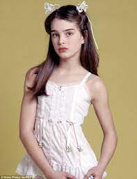 Pretty baby is a 1978 american historical drama film directed by louis malle, and starring brooke shields, keith carradine, and susan sarandon. Brooke Shields Recalls Childhood With Mother Teri In New Memoir Brooke Shields Fashion Women