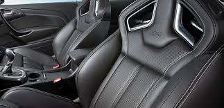 Hier gibt es günstige sitze von recaro. Sportsitze