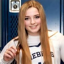 Ellie Wright's Instagram, Twitter & Facebook