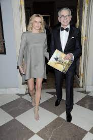 Gefällt 3.735 mal · 86 personen sprechen darüber. Monika Janowska Wygrala W Sadzie Z Se Reprezentowal Ja Giertych Afera Futrzana Zostala Wymyslona Rekordowa Kara Dla Tabloidu