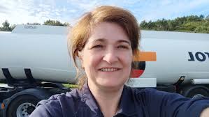 Isabel García: "Me quedé en el paro y saqué el carné de camión"