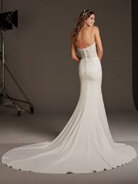 Perfect to wear on your auspicious occasion of life! Strapless Mermaid Dress With Lace Bodice Corset Kleinfeld Bridal Wedding Dresses Simple Wedding Dresses Strapless Pronovias Wedding Dress