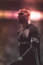 Ricardo Quaresma Besiktas Quaresma Besiktas Sports Https Youtube13 Ogysoft Com P 56188 Besiktas 653 X 980 Celebrities Wallp Futbolcular Futbol Spor