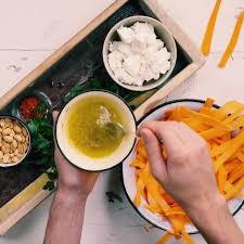 Schneller Mohrensalat Warm Kalt Ein Gesunder Genuss Rezept Daskochrezept De Mohrensalat Mohren Salat Genuss