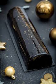 Buche De Noel Sans Gluten Composee D Une Mousse Chocolat D Un Biscuit Au Cacao Sans Farine D Buche De Noel Sans Gluten Biscuits Au Cacao Recette Dessert Noel